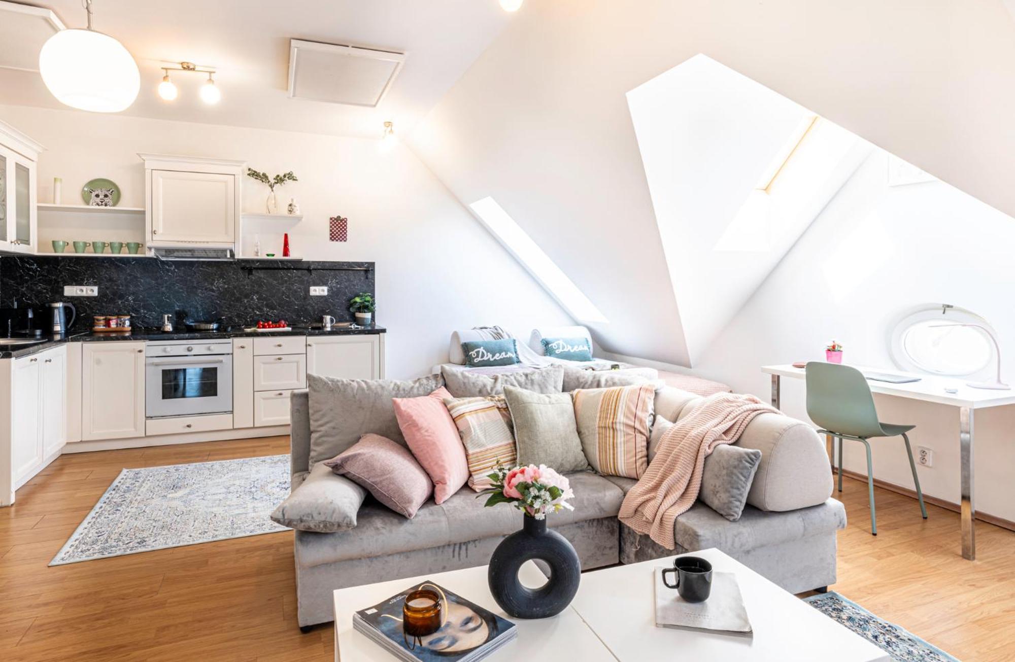 Days - Terrace - Stunning View - Duplex Appartement Prague